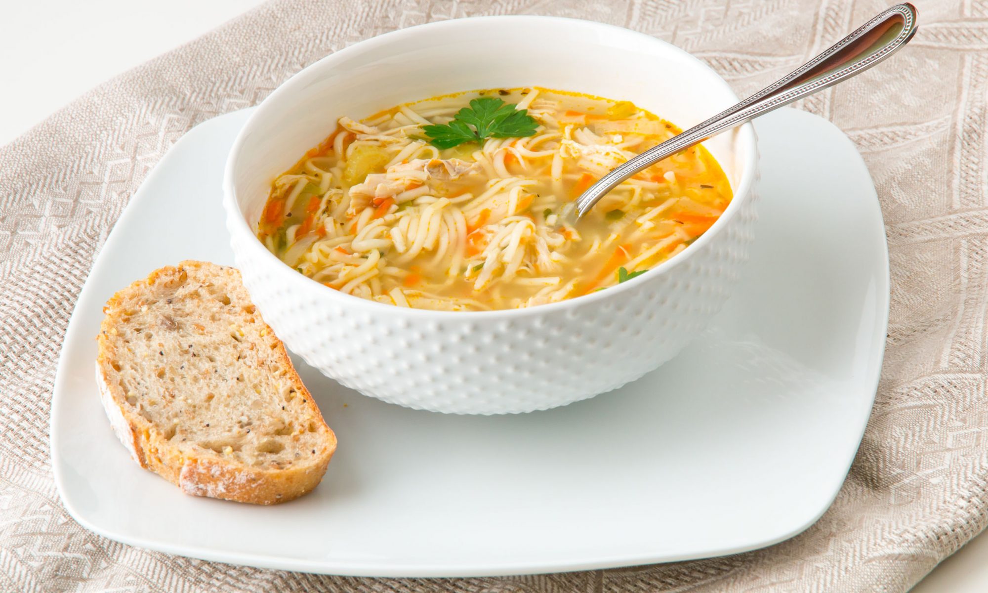 Куриный суп с лапшой